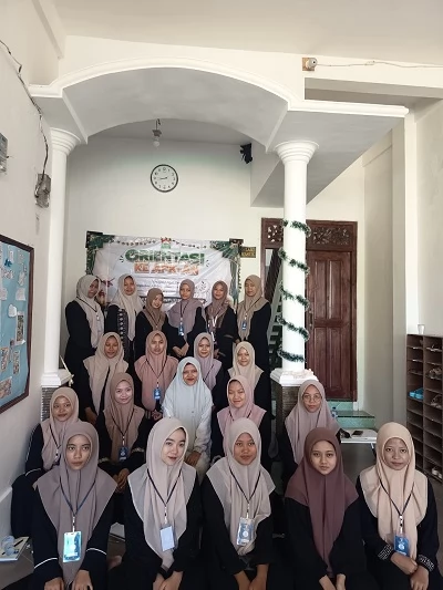 Raden Ajeng Jihan Fakhira Zain (Jihan) Mengikuti Orientasi Santri Baru di Pondok Pesantren Putri Khadijah Pamekasan Madura